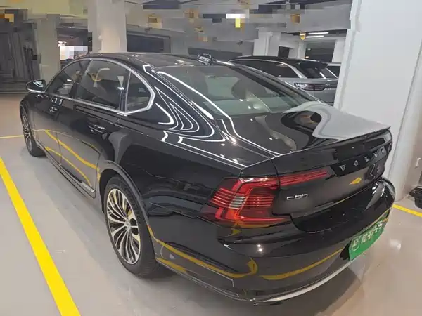 Volvo S90 2024