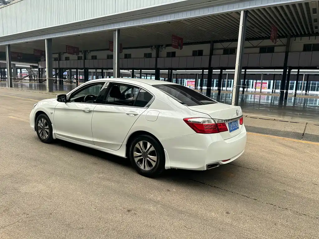 Honda Accord 2016 — фото 7