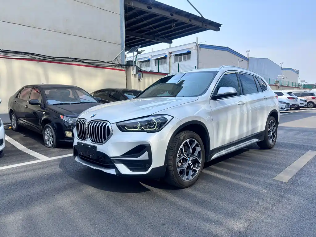 BMW X1 2022 — фото 1