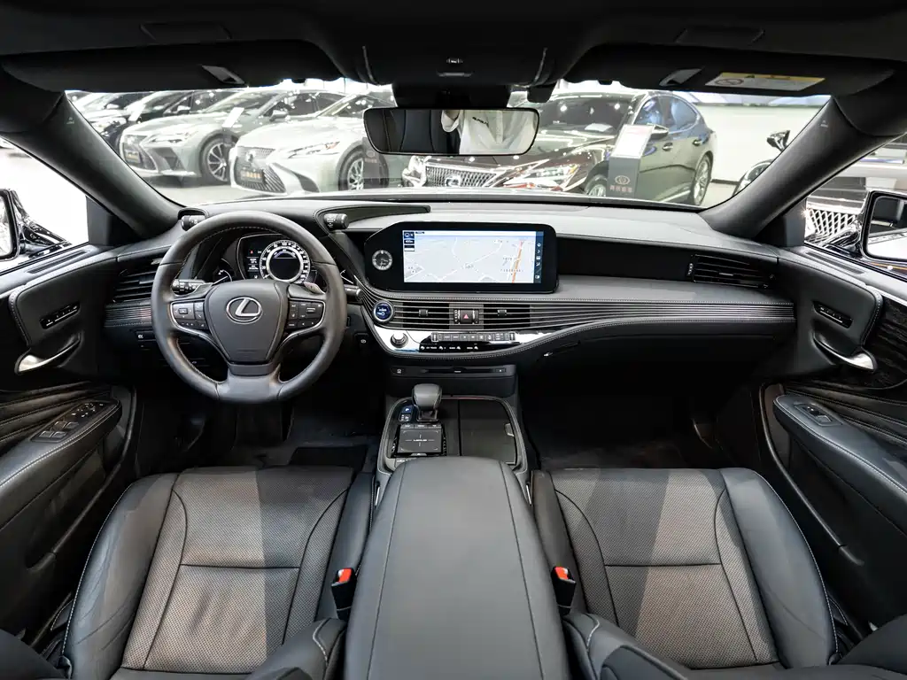 Lexus LS 2021 — фото 13