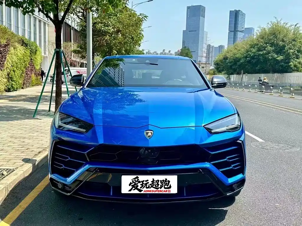Lamborghini Urus 2021