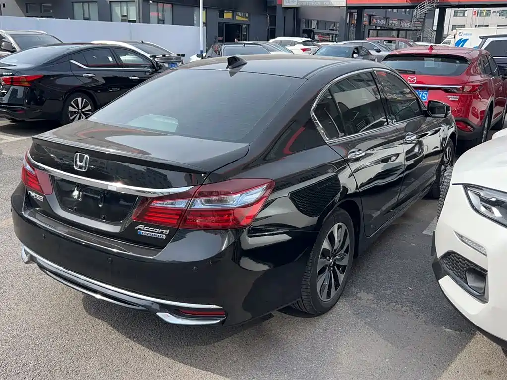 Honda Accord 2017 — фото 17