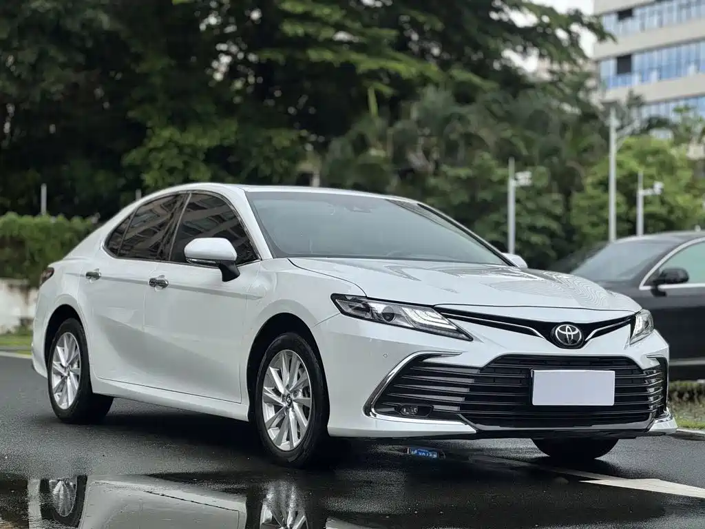 Toyota Camry 2021