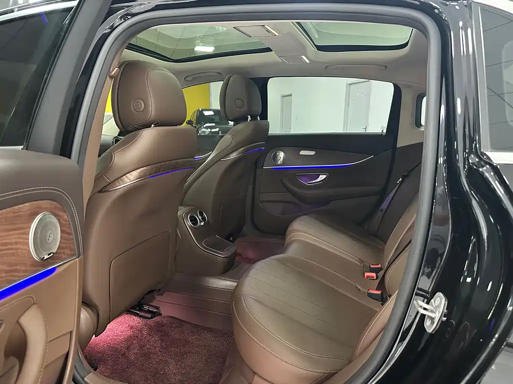 Mercedes-Benz E-Class 2023