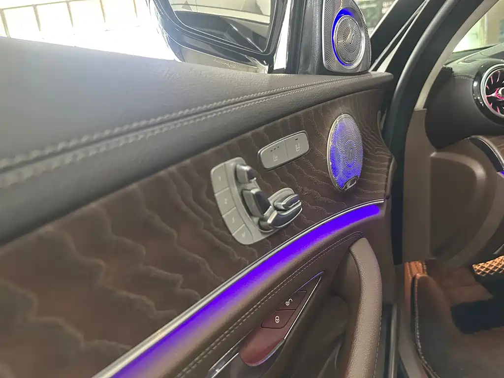Mercedes-Benz E-Class 2020 — фото 12