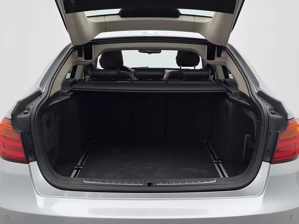 BMW 3 Series GT 2014 — фото 16