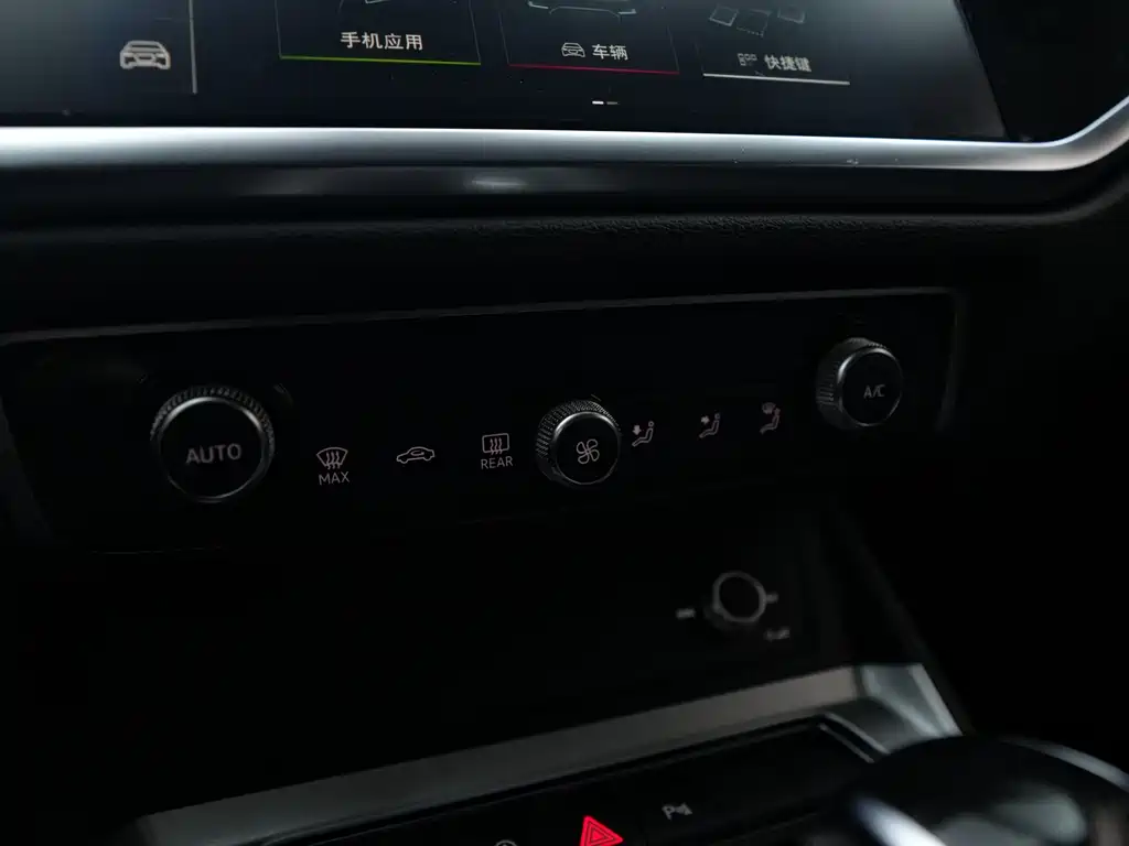 Audi Q3 2020 — фото 16