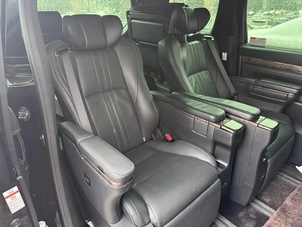 Toyota Alphard 2022 — фото 5