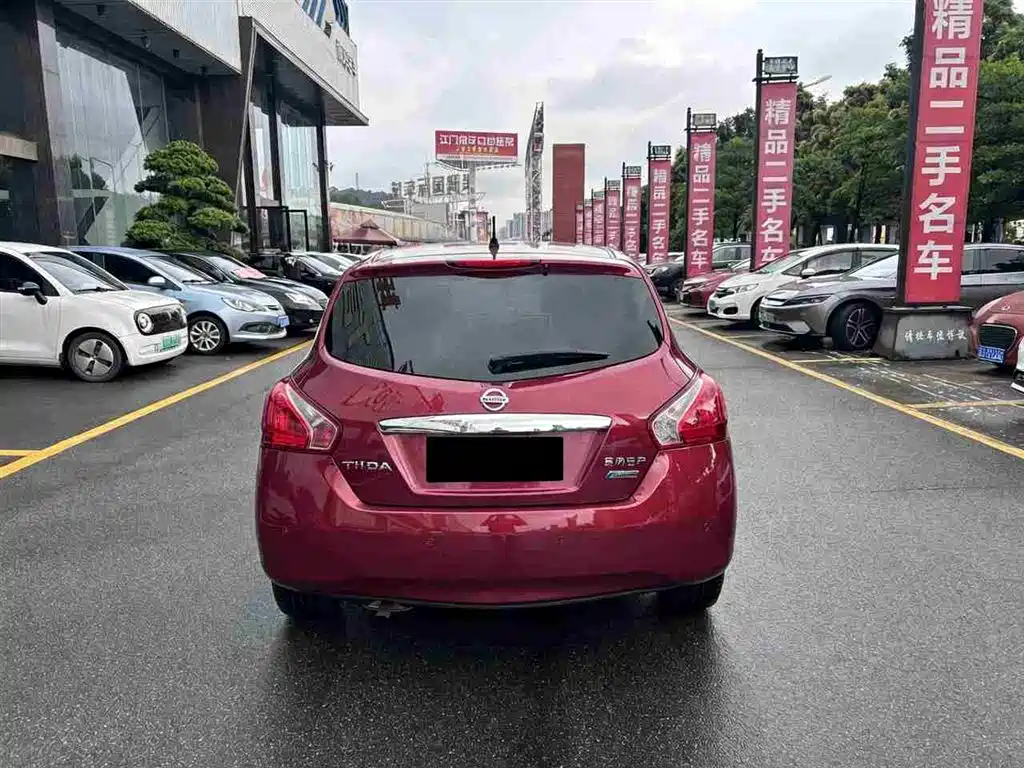 Nissan Tiida 2014