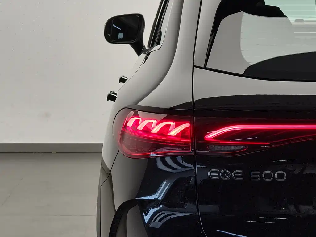 Mercedes-Benz EQE SUV 2025 — фото 20