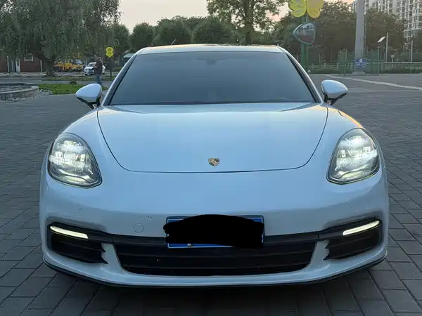 Porsche Panamera 2019