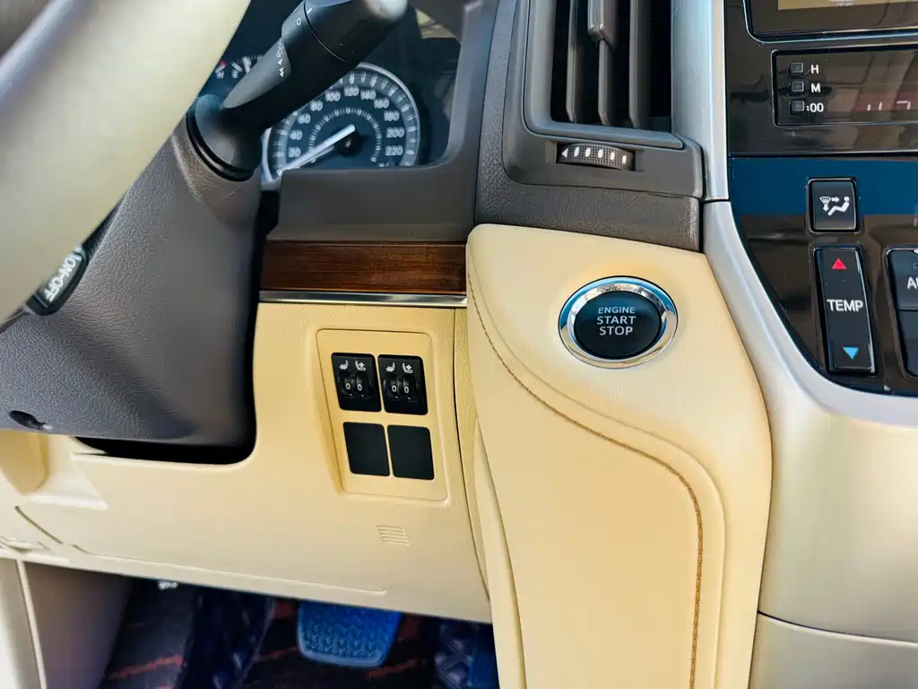 Toyota Land Cruiser 2017 — фото 17