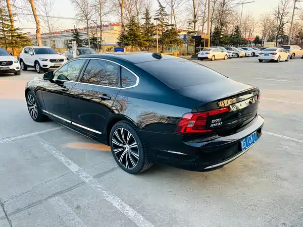 Volvo S90 2024