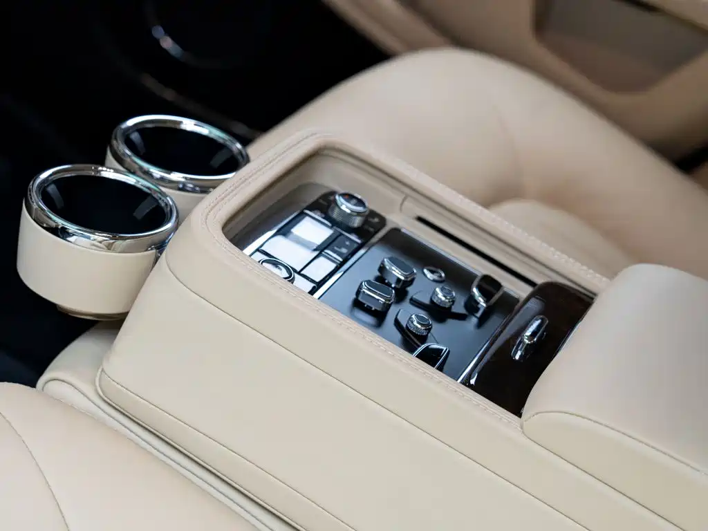 Bentley Mulsanne 2016 — фото 13