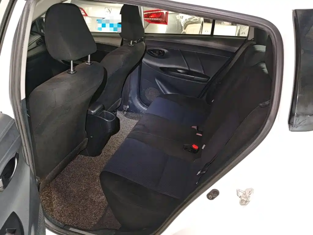 Toyota Yaris L 2017 — фото 17