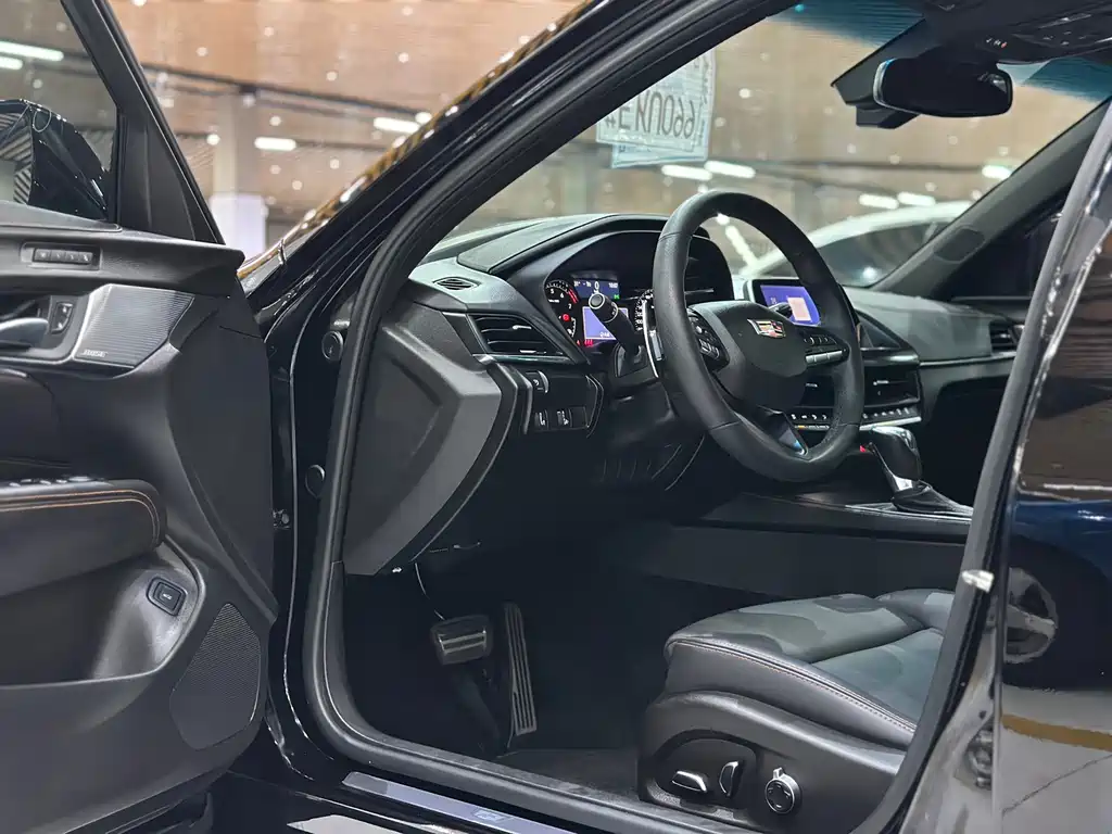 Cadillac CT4 2021 — фото 10
