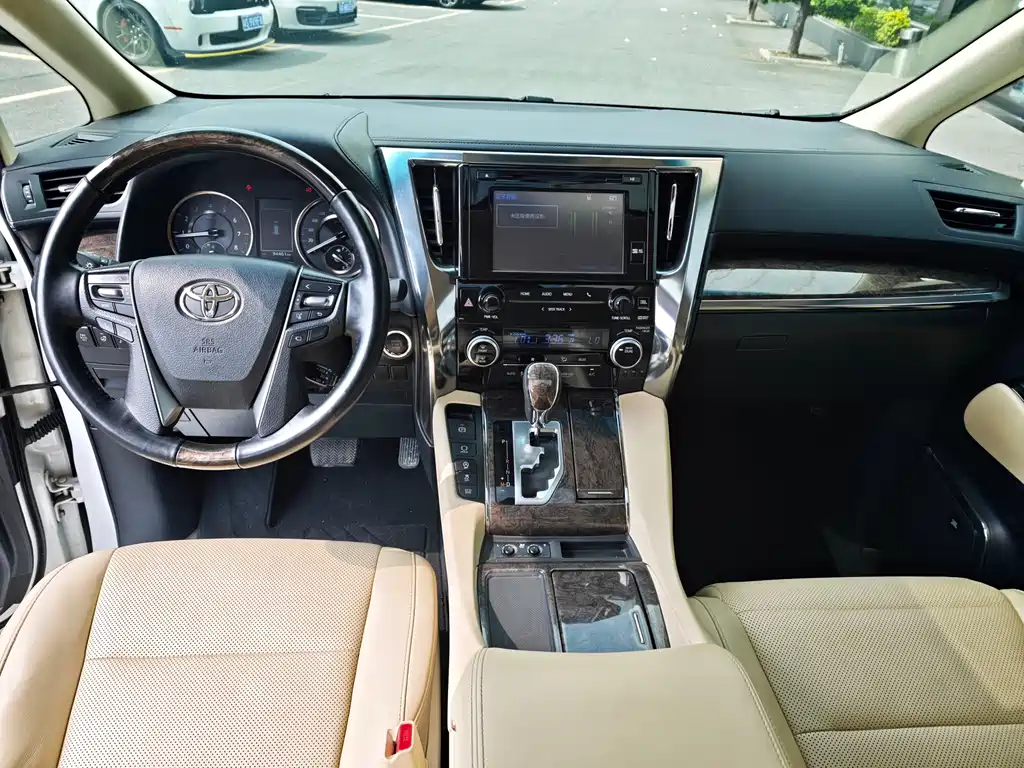 Toyota Alphard 2019 — фото 8