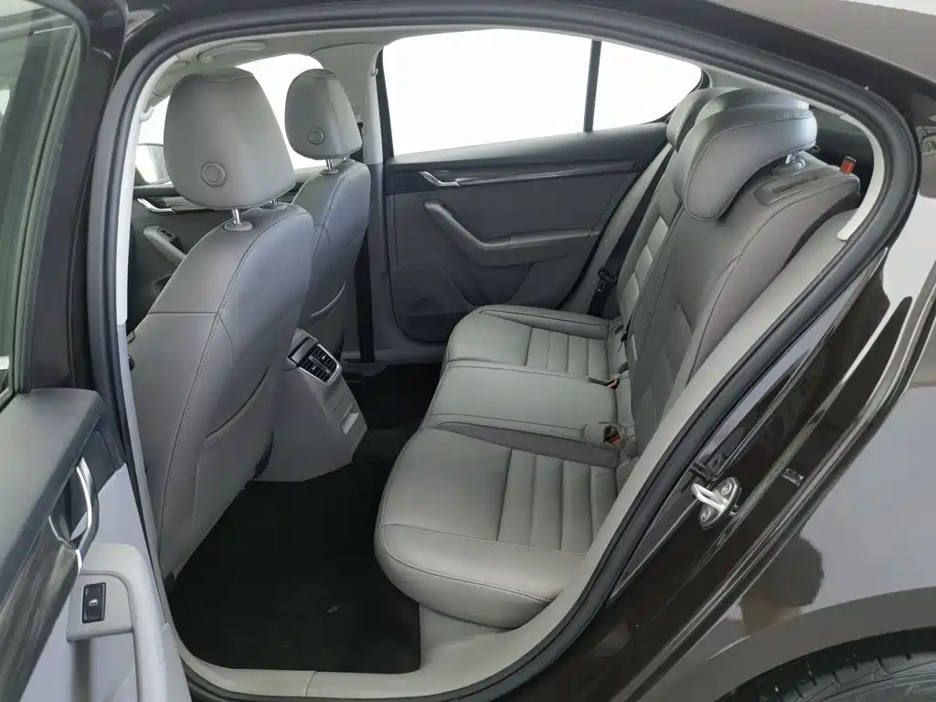 Skoda Octavia 2014 — фото 15