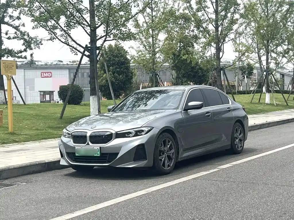 BMW i3 2022 — фото 1
