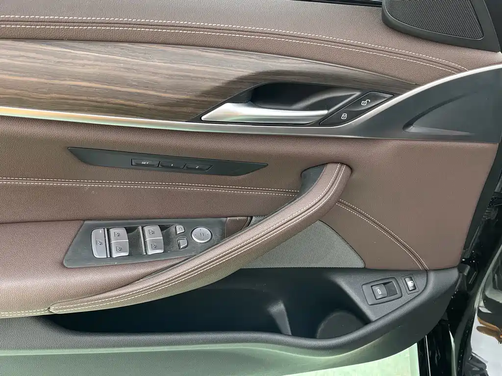 BMW 5 Series New Energy 2021 — фото 7
