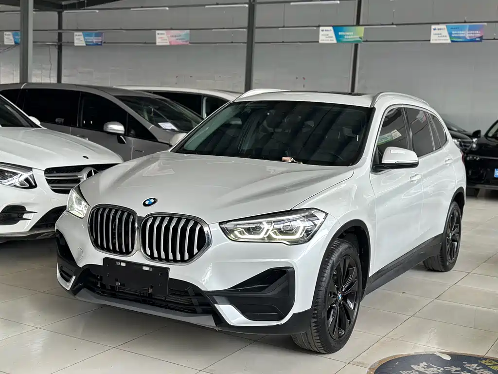 BMW X1 2021 — фото 1