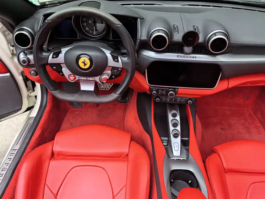Ferrari Portofino 2019 — фото 20