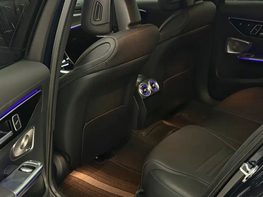 Mercedes-Benz C-Class 2024 — фото 15