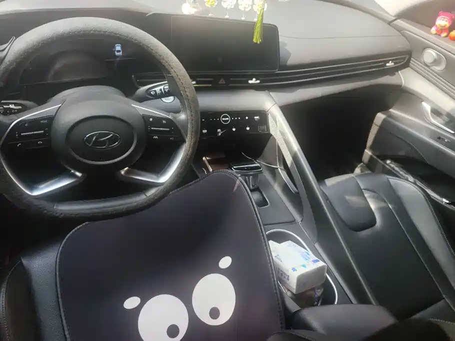 Hyundai Elantra 2020 — фото 12