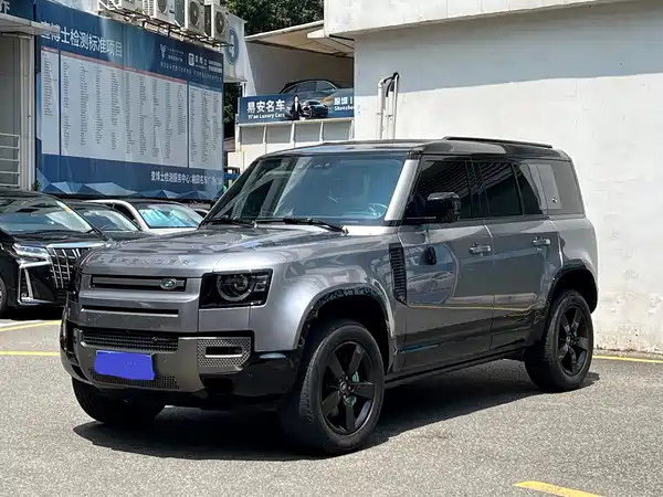 Land Rover Defender 2023