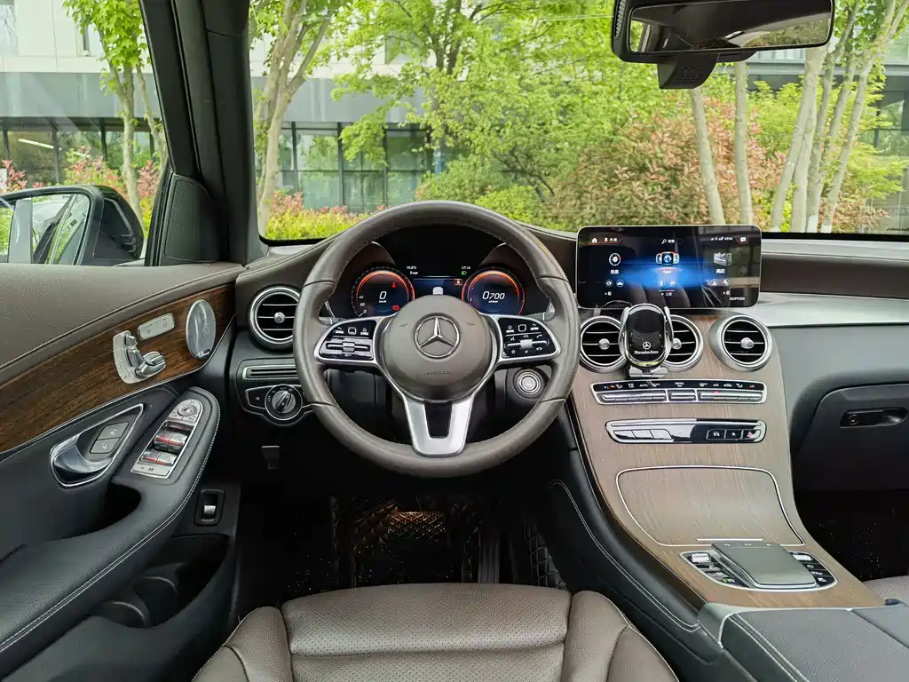 Mercedes-Benz GLC 2020 — фото 17