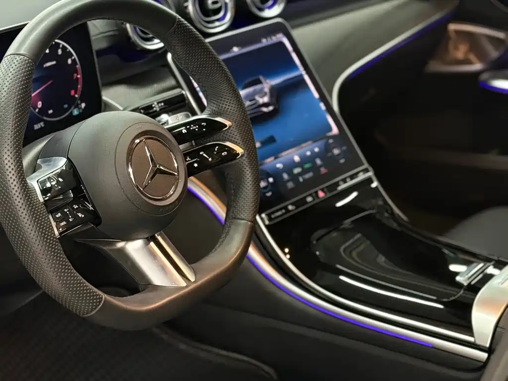 Mercedes-Benz C-Class 2024 — фото 11