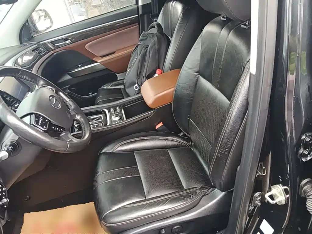 GAC Motor Trumpchi GS8 2017 — фото 15
