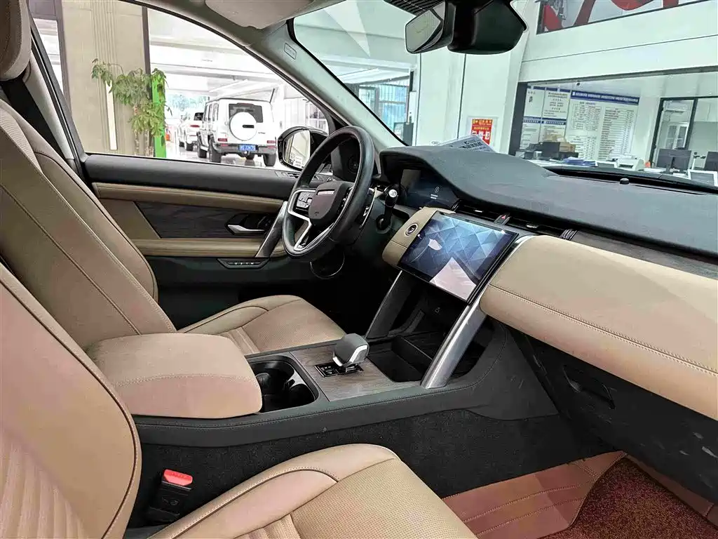 Land Rover Discovery Sport 2025 — фото 24
