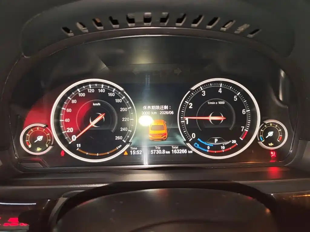 BMW 5 Series 2016 — фото 12