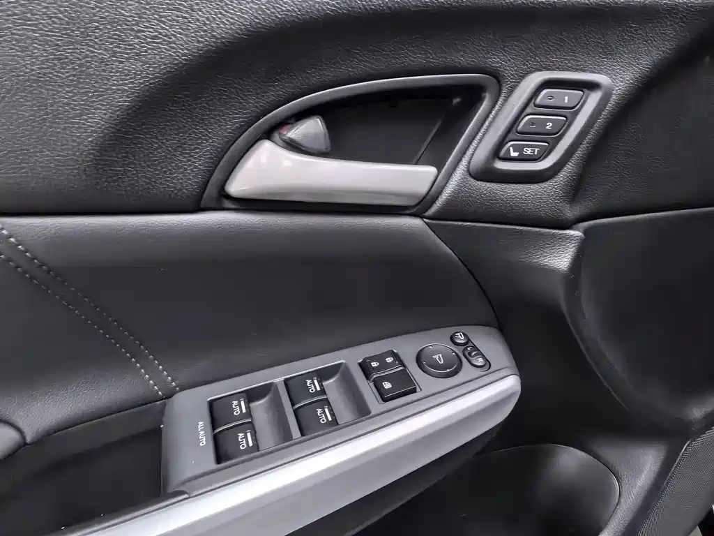 Honda Crosstour 2015 — фото 15
