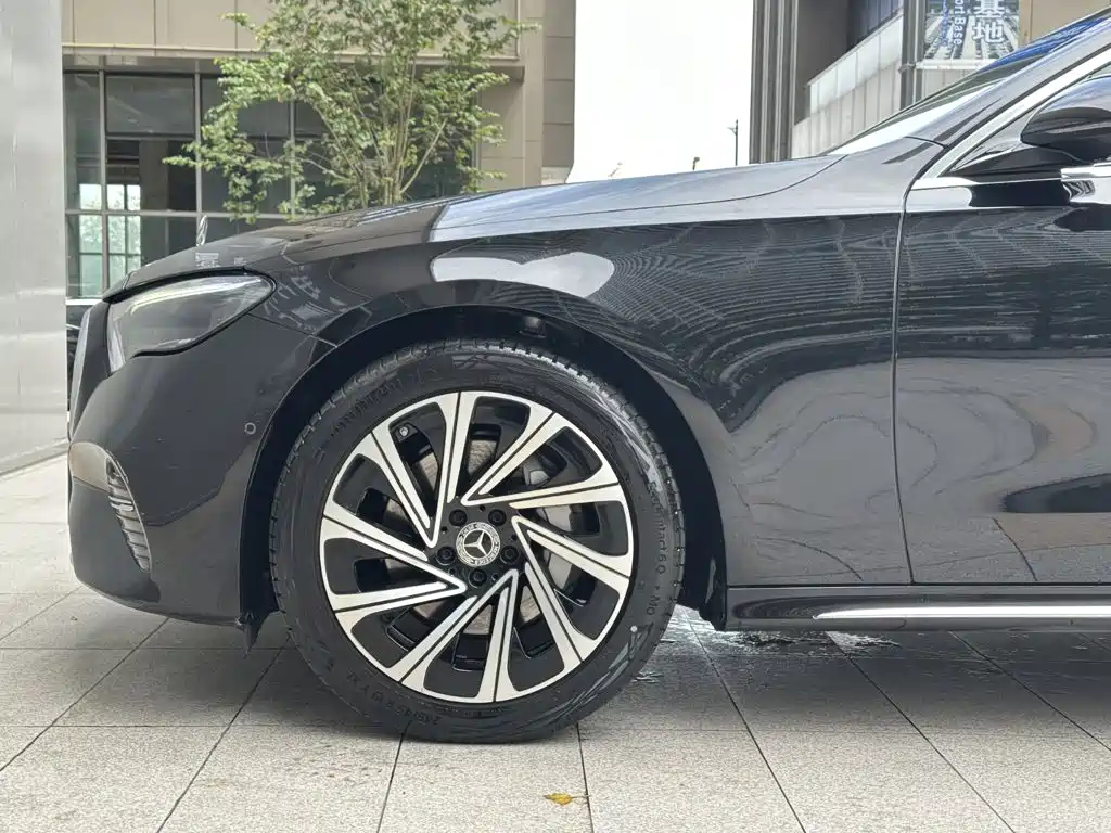 Mercedes-Benz E-Class 2025 — фото 21