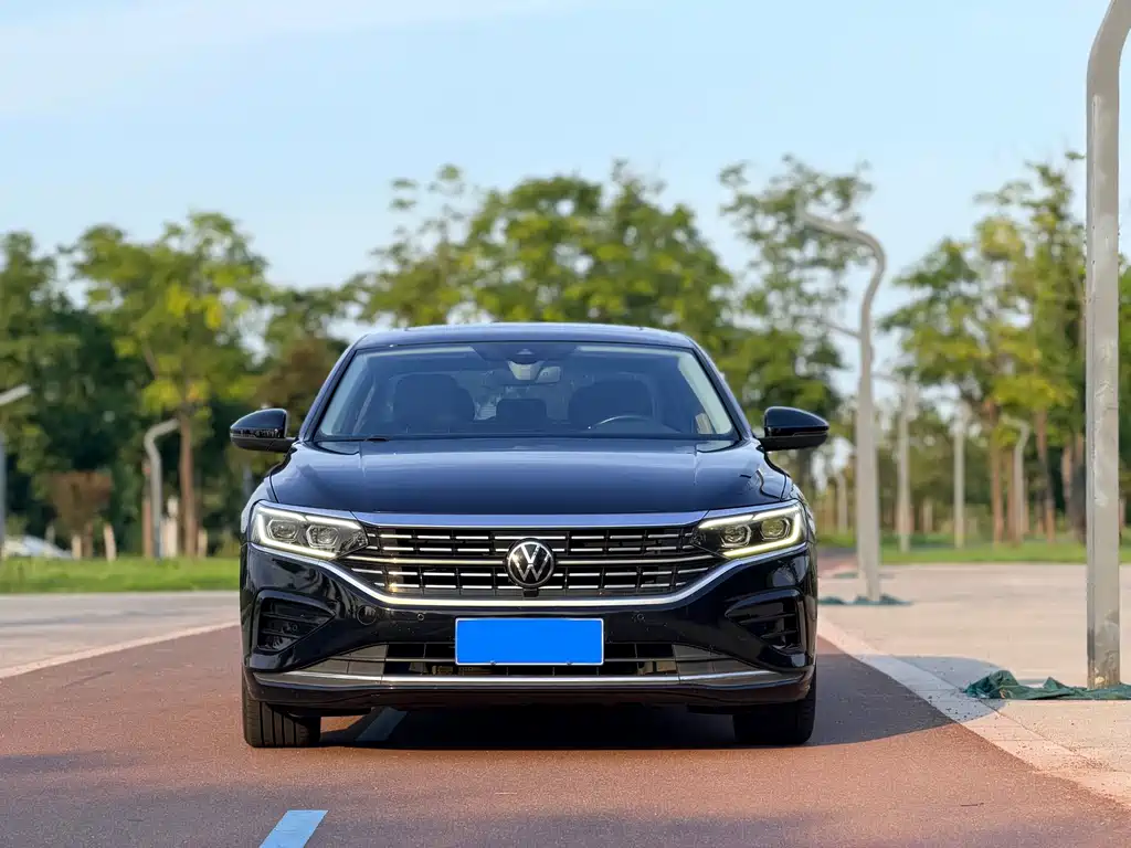 Volkswagen Passat 2022