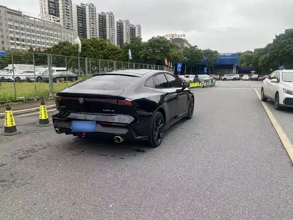 Changan UNI-V 2022