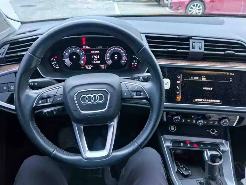 Audi Q3 2021 — фото 19