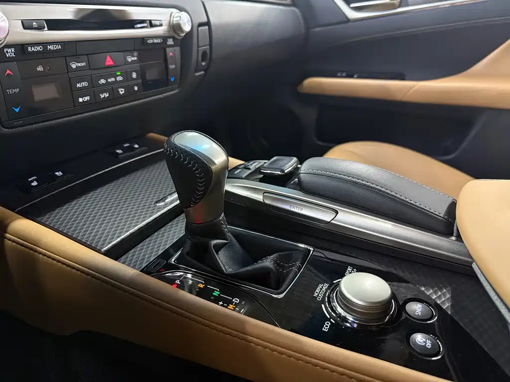 Lexus GS 2017 — фото 13