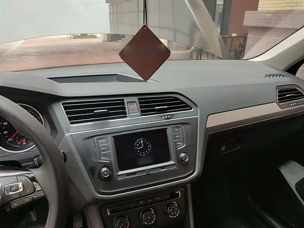 Volkswagen Tiguan L 2017 — фото 10