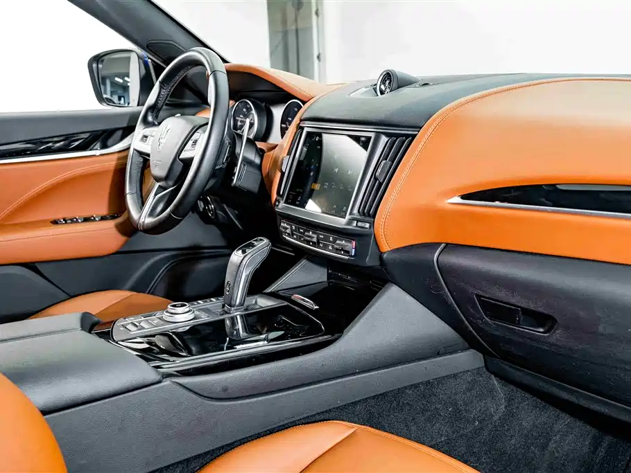 Maserati Levante 2021 — фото 17
