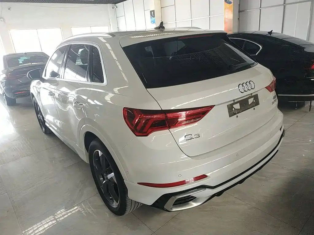 Audi Q3 2023 — фото 23
