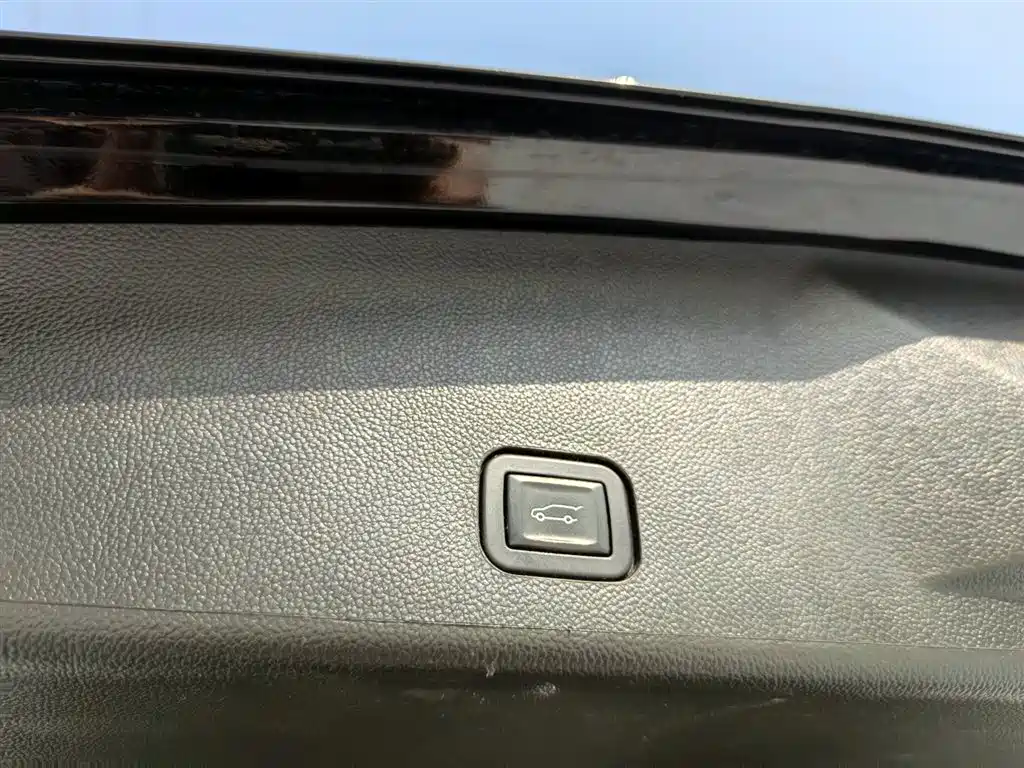 Cadillac SRX 2012 — фото 17