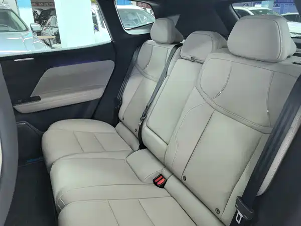 Volvo XC70 Plug-In Hybrid 2025