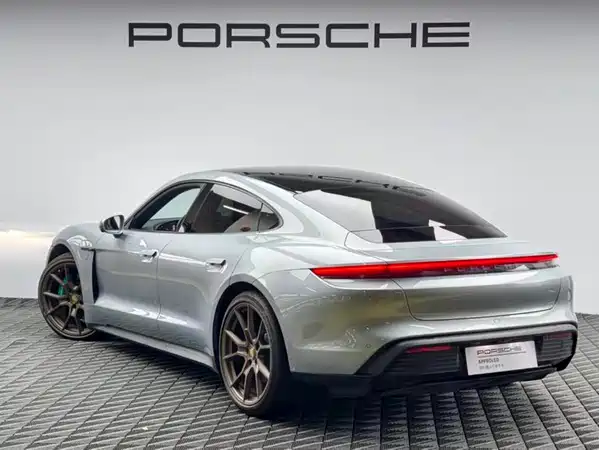 Porsche Taycan 2023