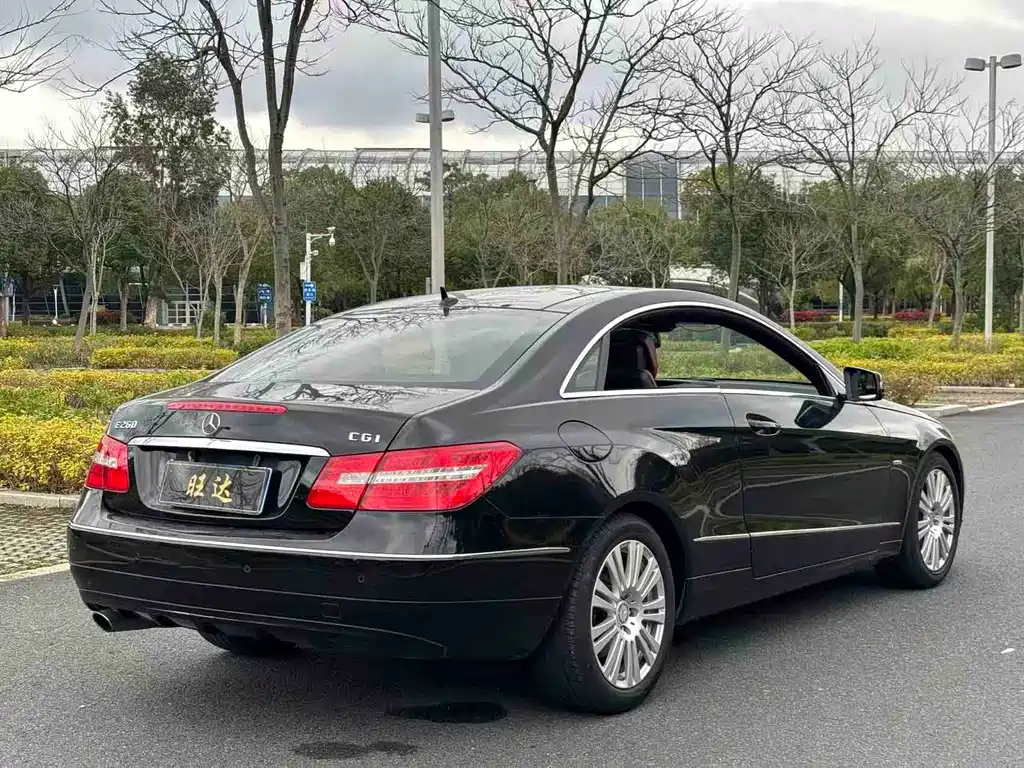 Mercedes-Benz E-Class 2011
