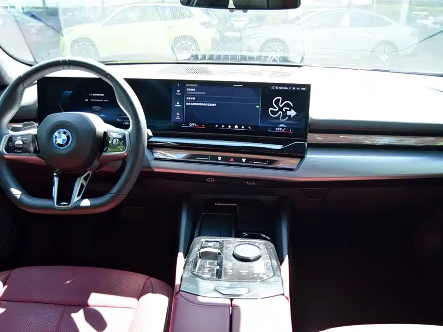 BMW i5 2025 — фото 11