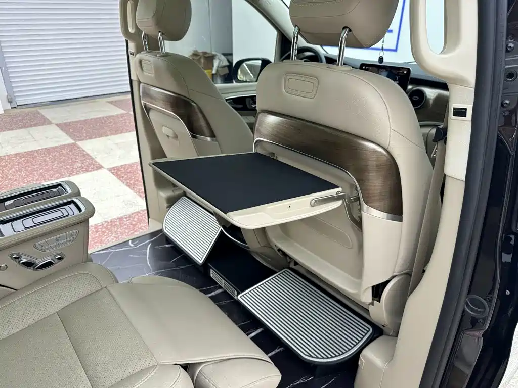 Mercedes-Benz V-Class 2023 — фото 34