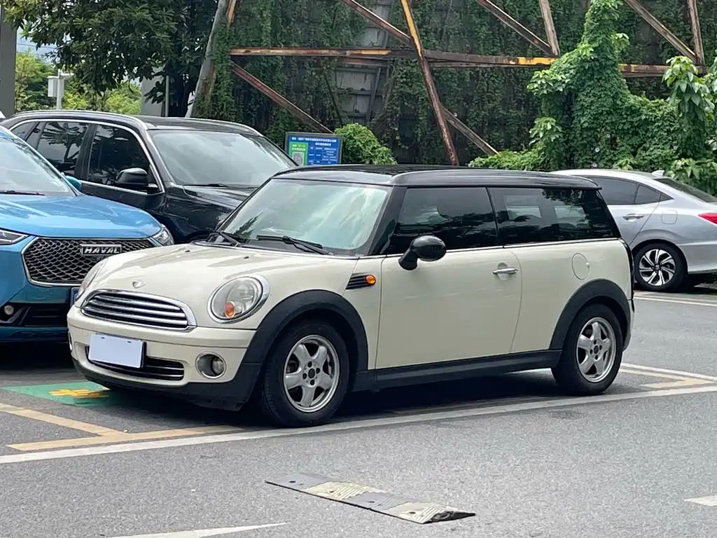MINI Clubman 2010